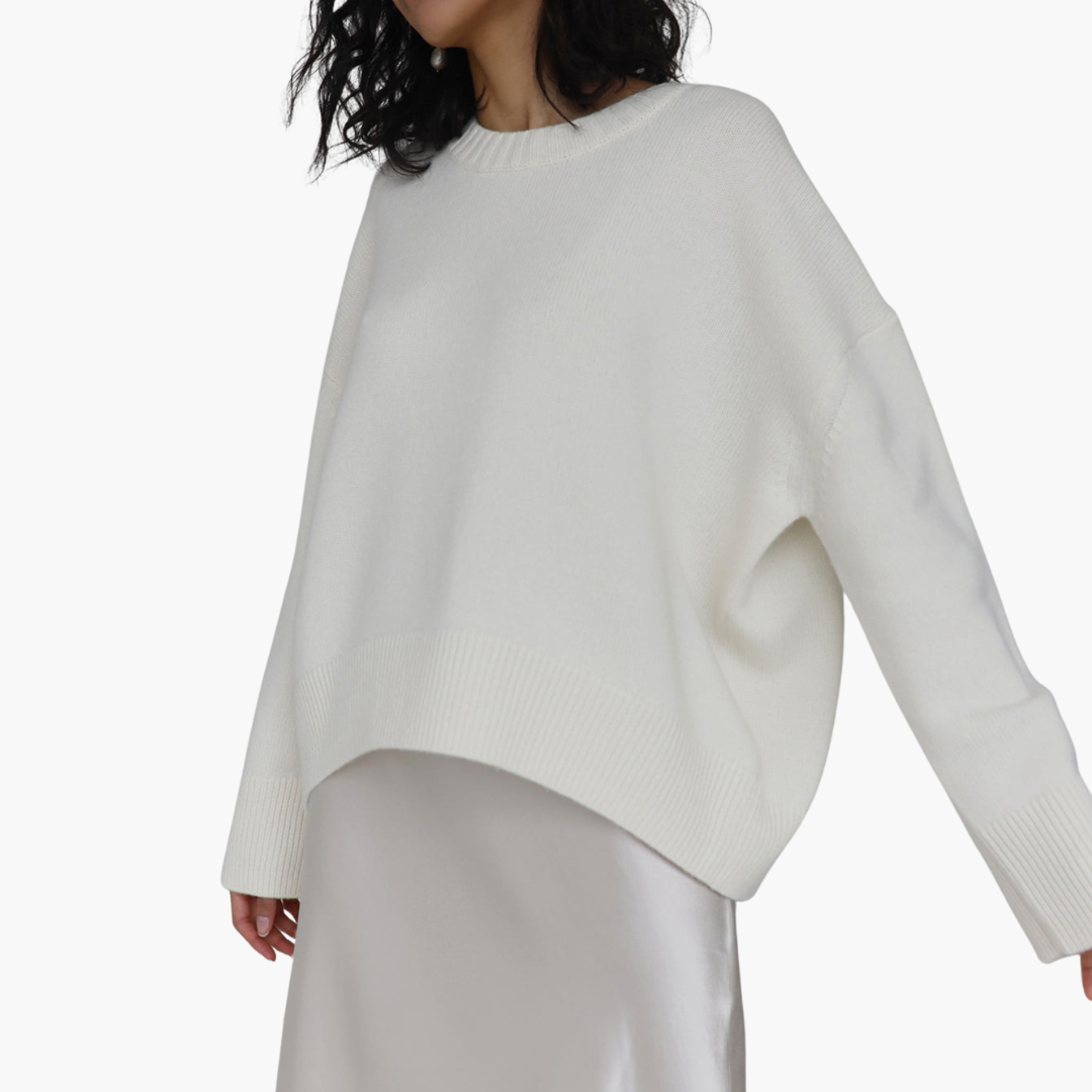 Katiah - Women's Oversized Sweater in Modern Style