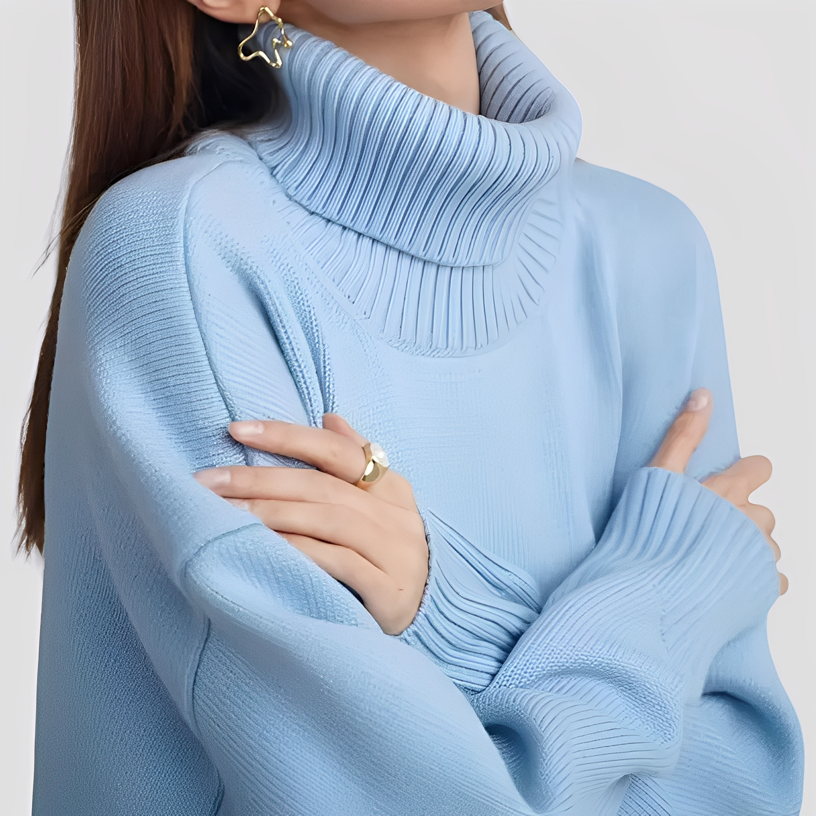Luana – Oversized High-Neck Jumper with an Essential Look
