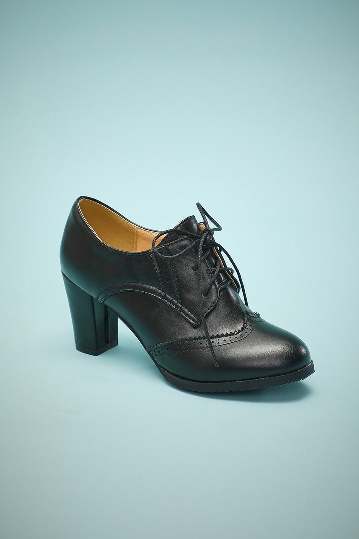 Hilaria - Chunky black heels, comfortable and trendy for every occasion