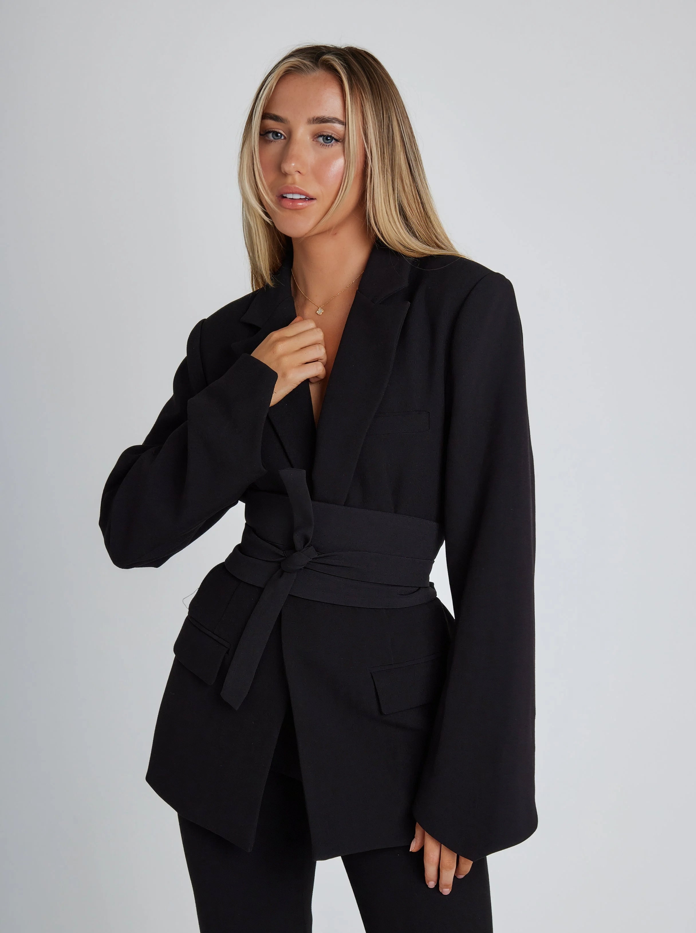 Federica - Chic Blazer for Women, Perfect for All Seasons