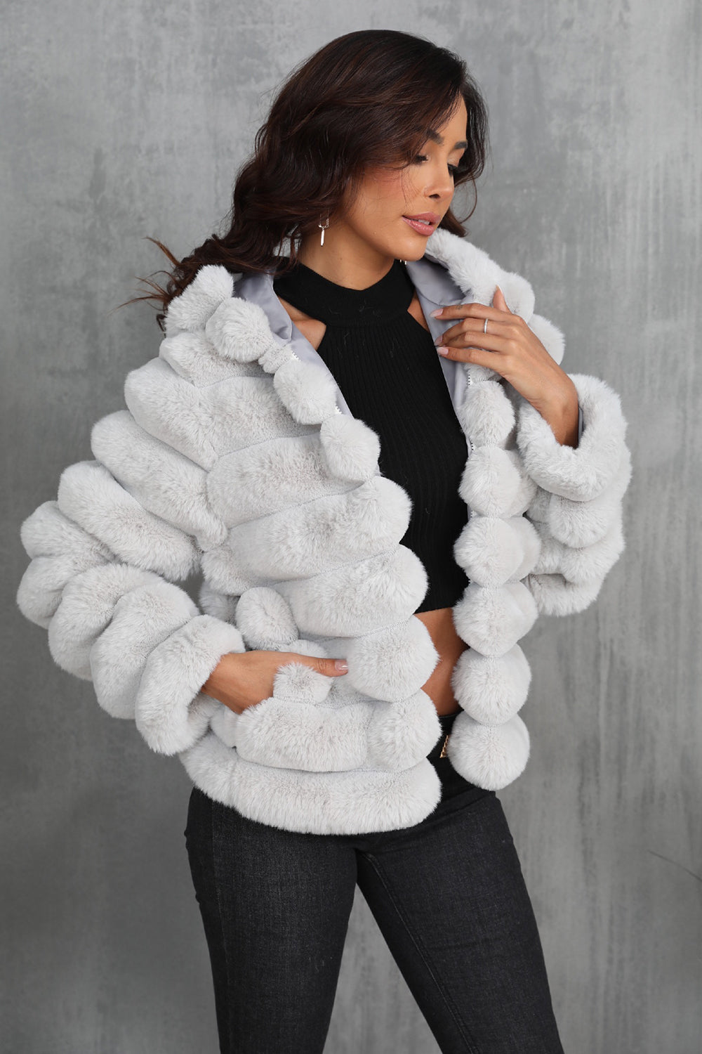 Francesca - Short synthetic fur coat with hood, warm and enveloping