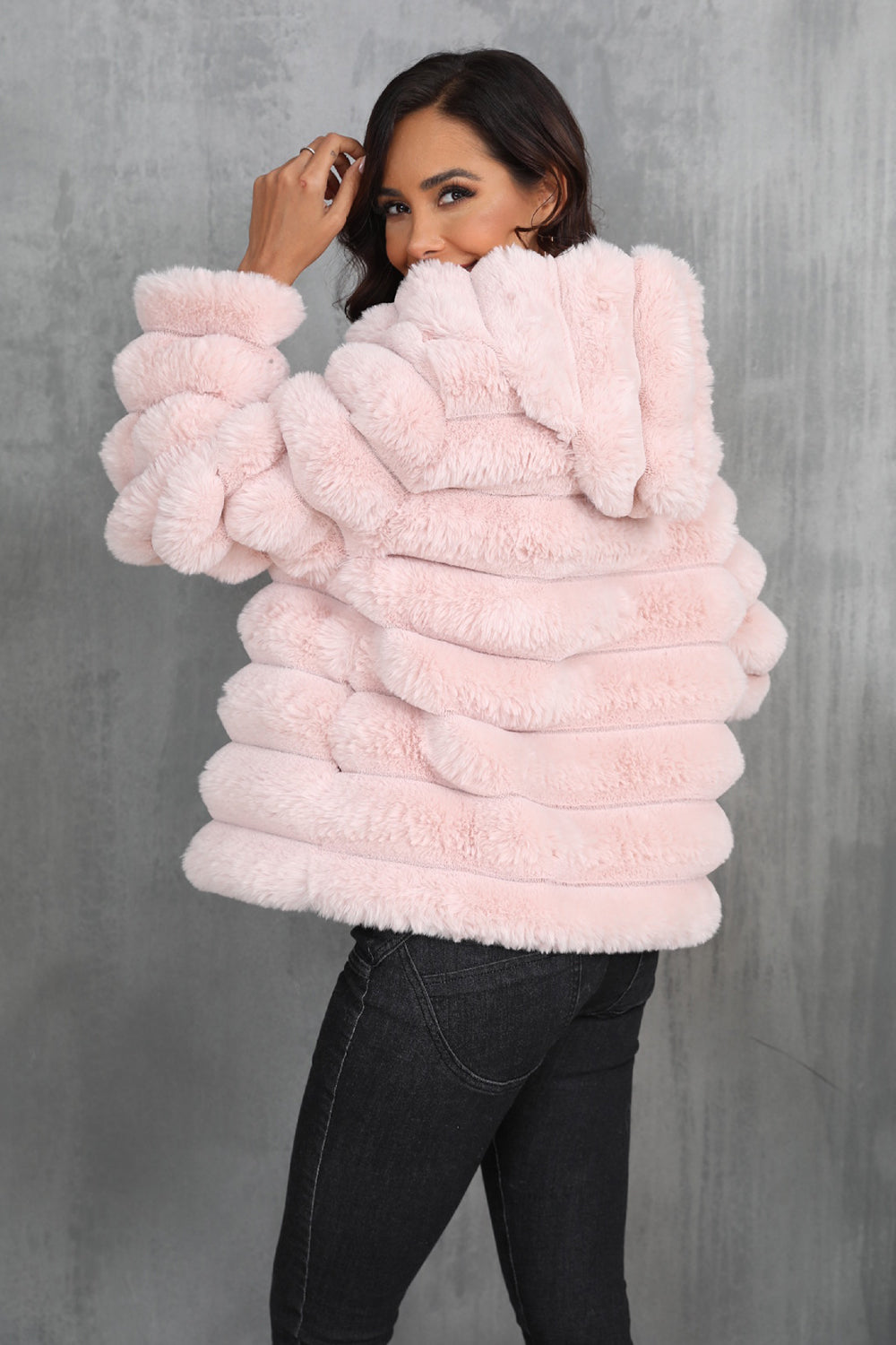 Francesca - Short synthetic fur coat with hood, warm and enveloping