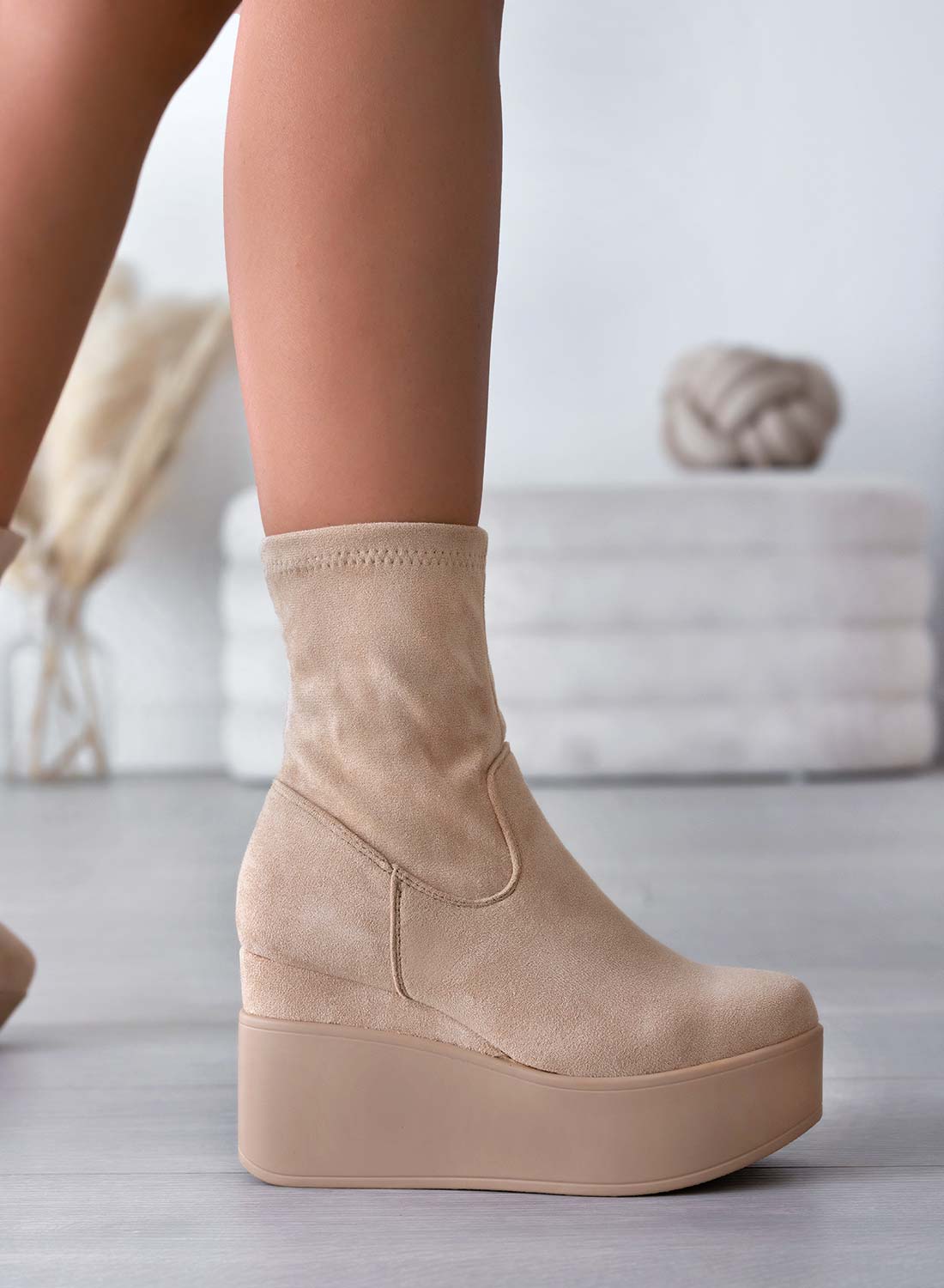 Isidora - Beige Suede Ankle Boots