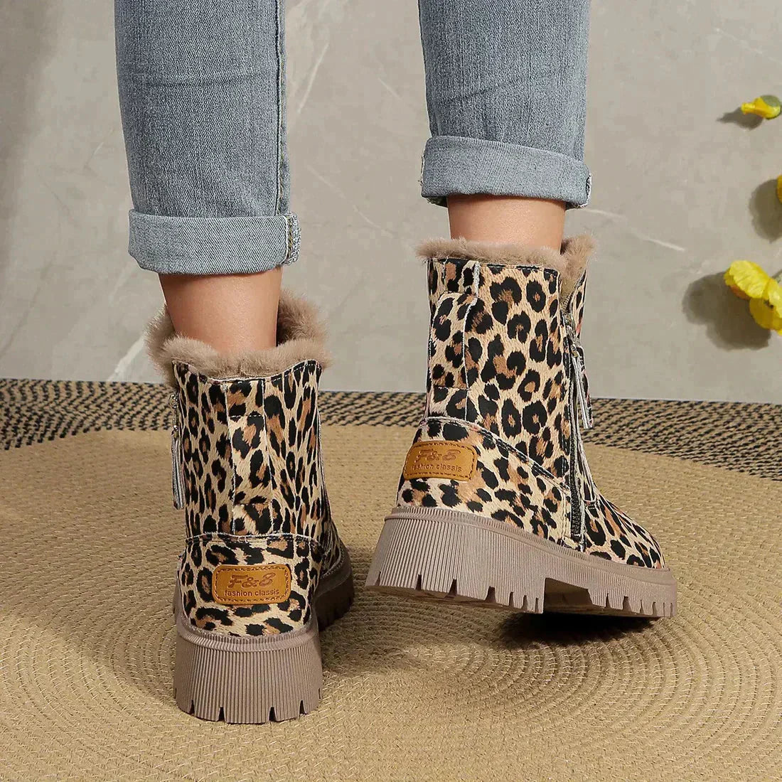 Amica – Women's Elegant Boots Leopard Print