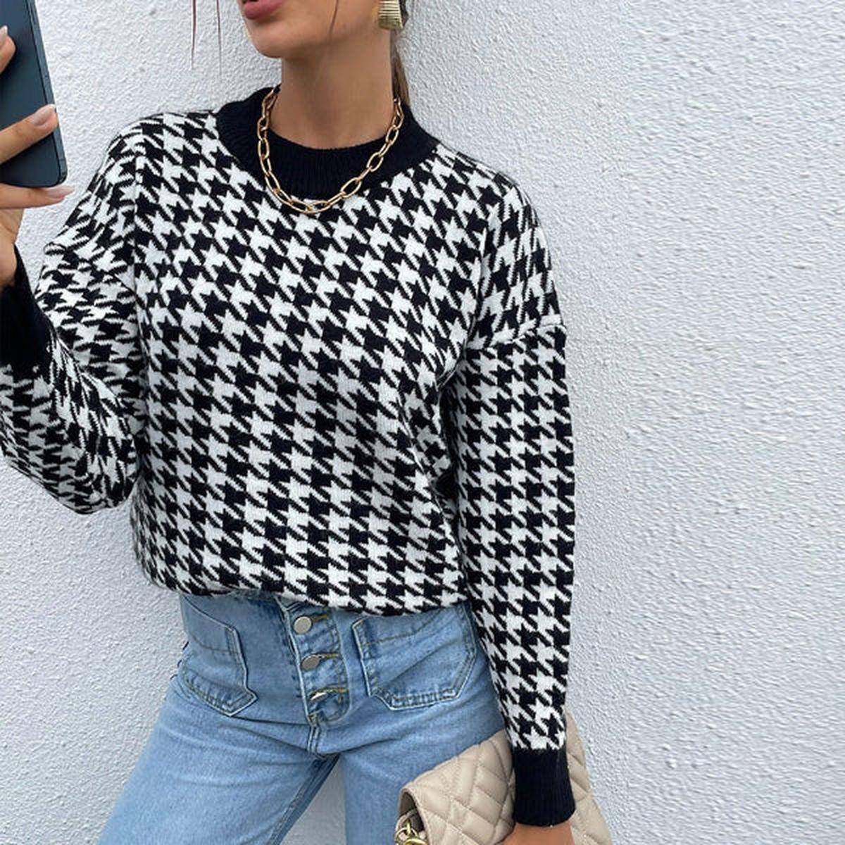 Tamia – Houndstooth Sweater with Wide Fit