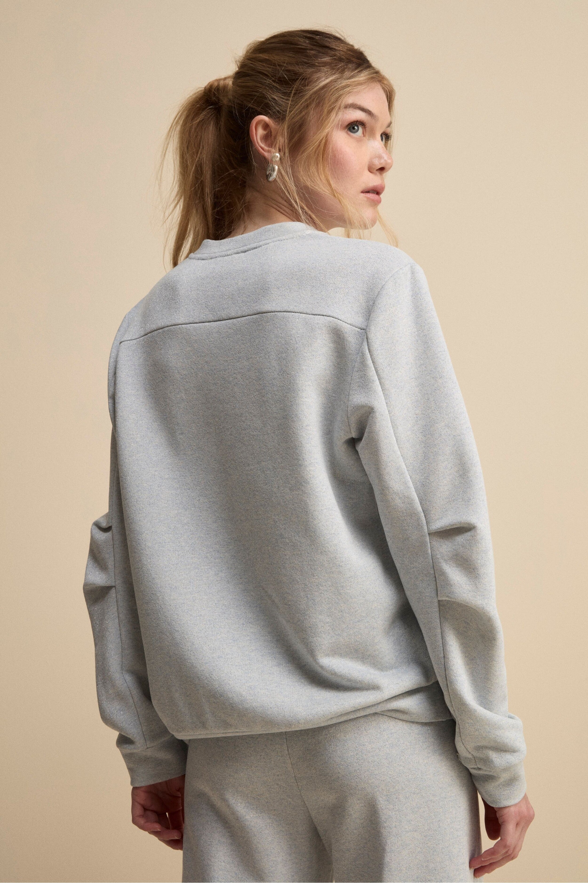 Nerina - Elegant Lurex Sweatshirt with V-Neck