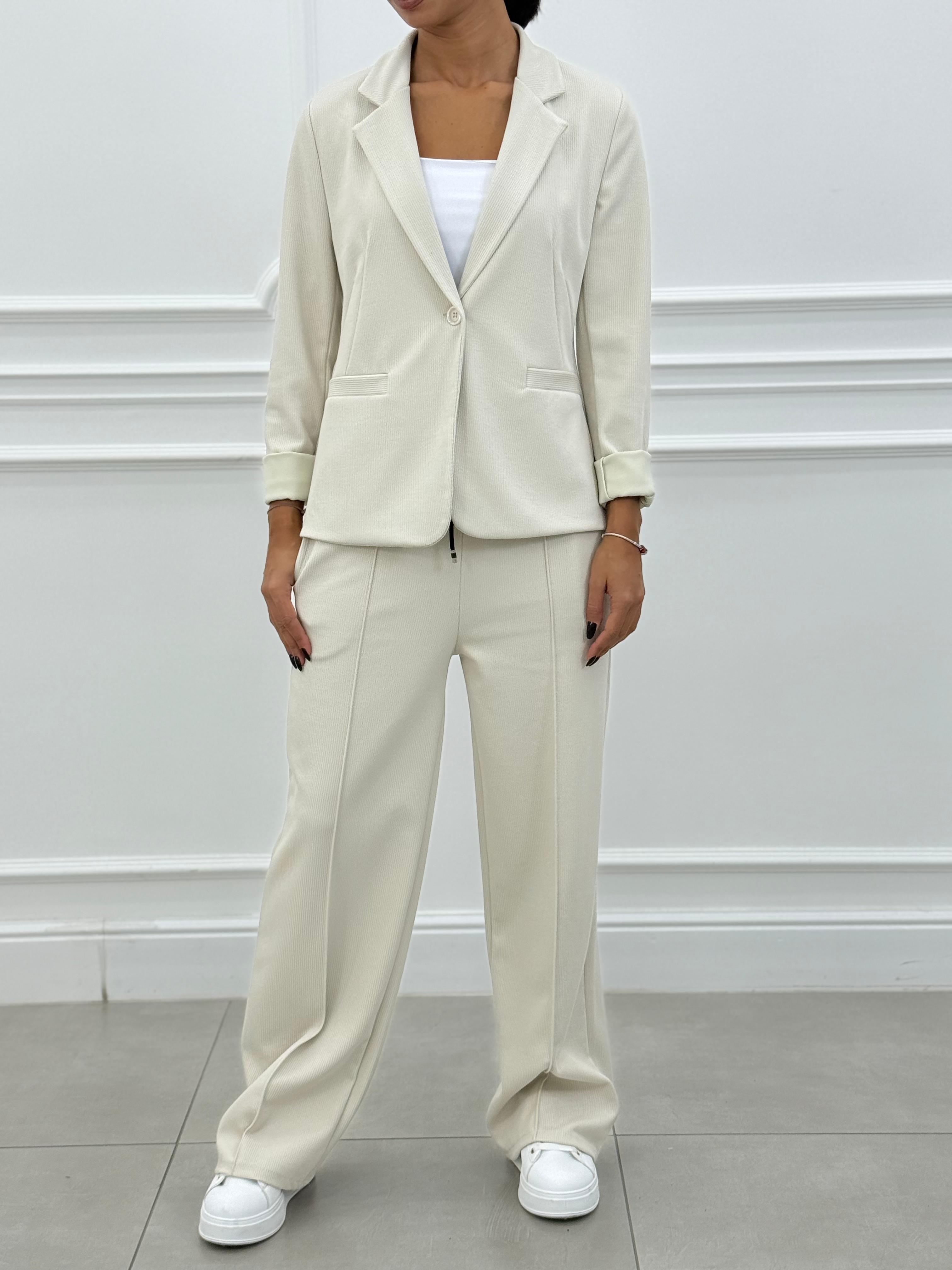 Neria - Coord-Set Ease