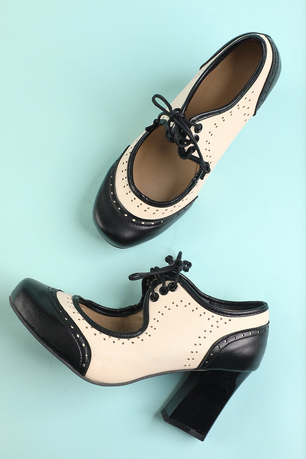 Helena - Retro high heels with elegant and comfortable design