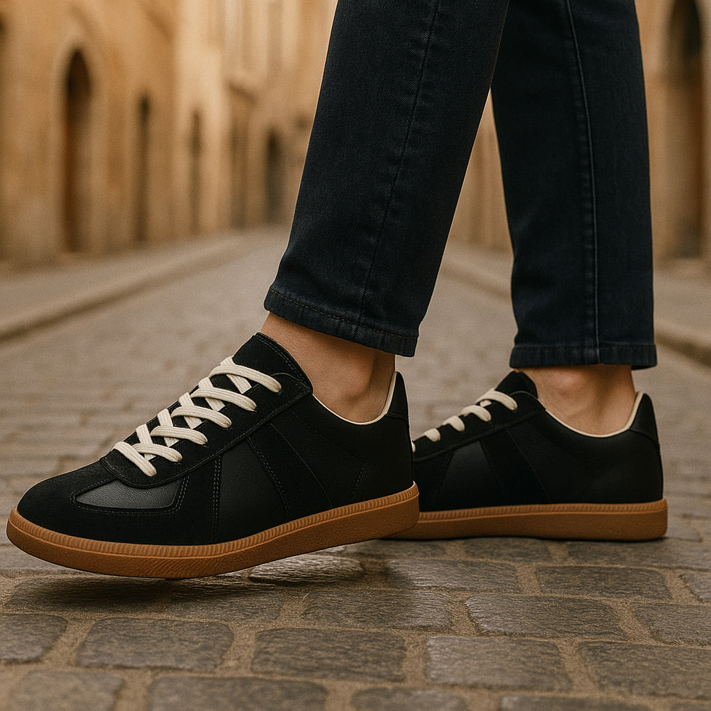 Men's Retro Sneakers With A Panel Design And Lace-up Closure – Classic Low-top Shoes For Everyday Wear, Leisure, And Casual Style