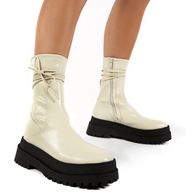 Sara - Stylish Boots with Elegant Design