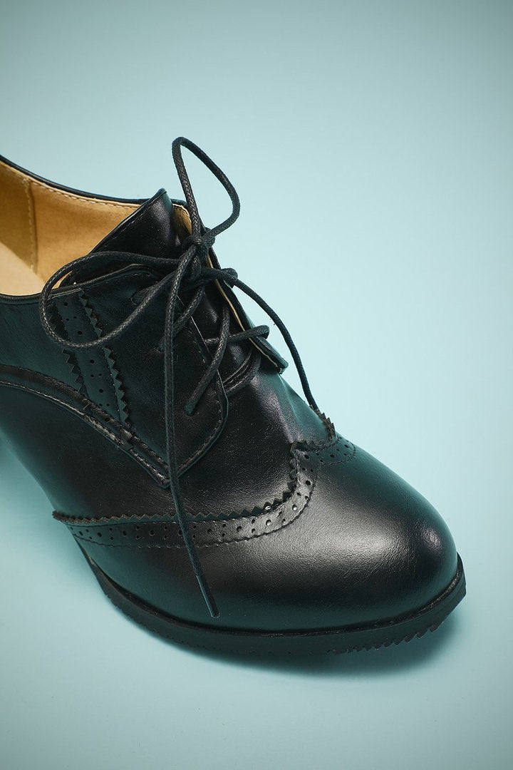 Hilaria - Chunky black heels, comfortable and trendy for every occasion