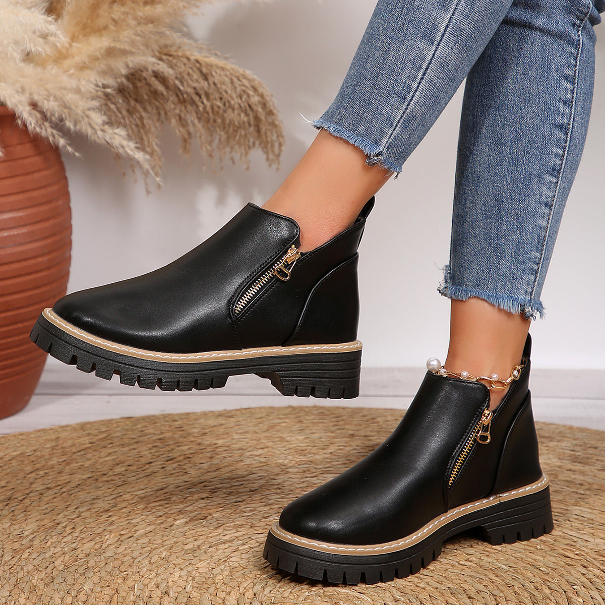 Ulissea – Elegant Ankle Boots with Zip for Women