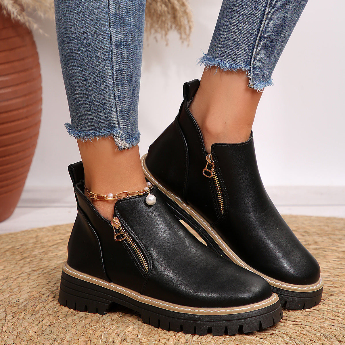 Ulissea – Elegant Ankle Boots with Zip for Women