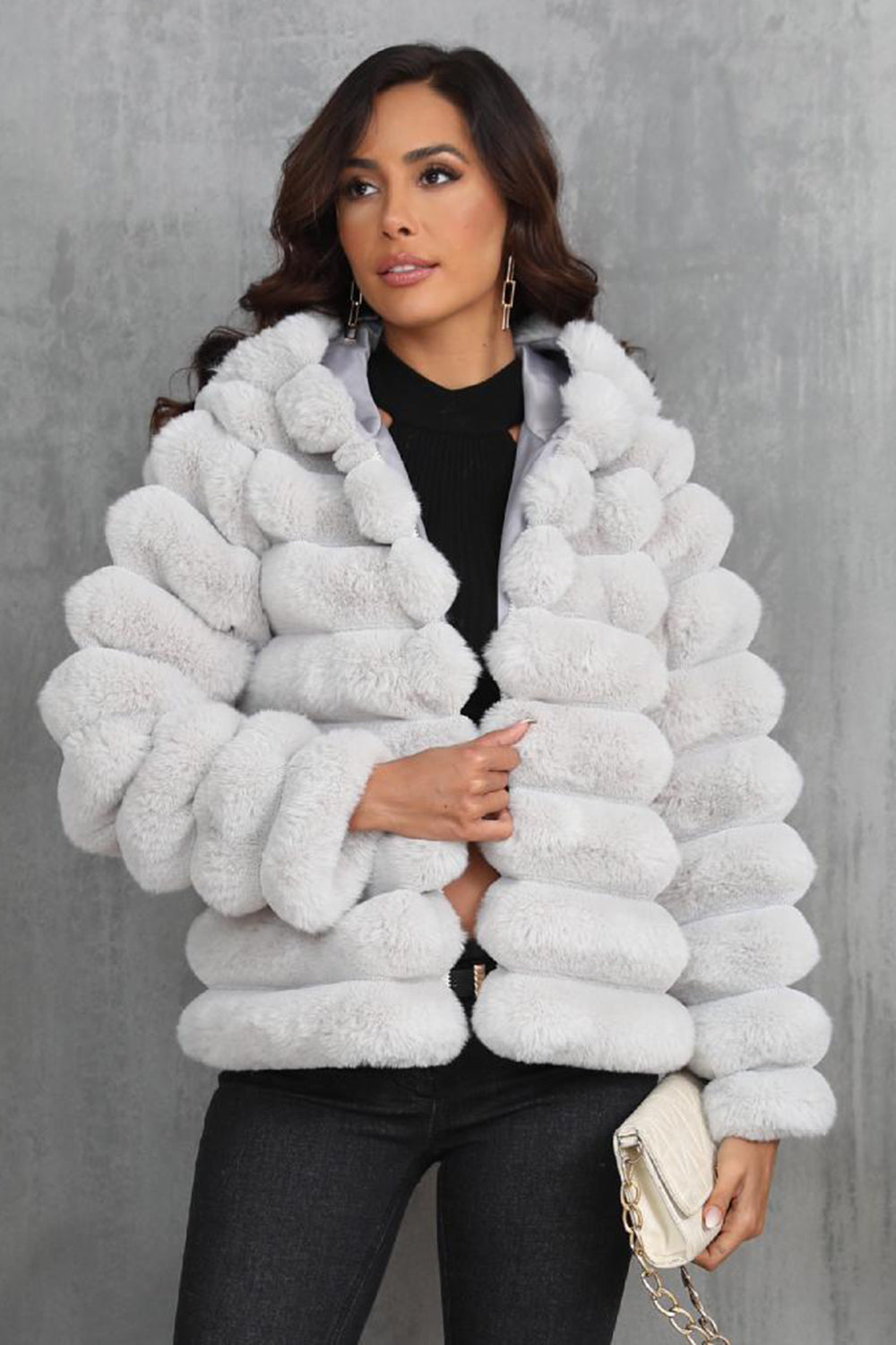 Francesca - Short synthetic fur coat with hood, warm and enveloping