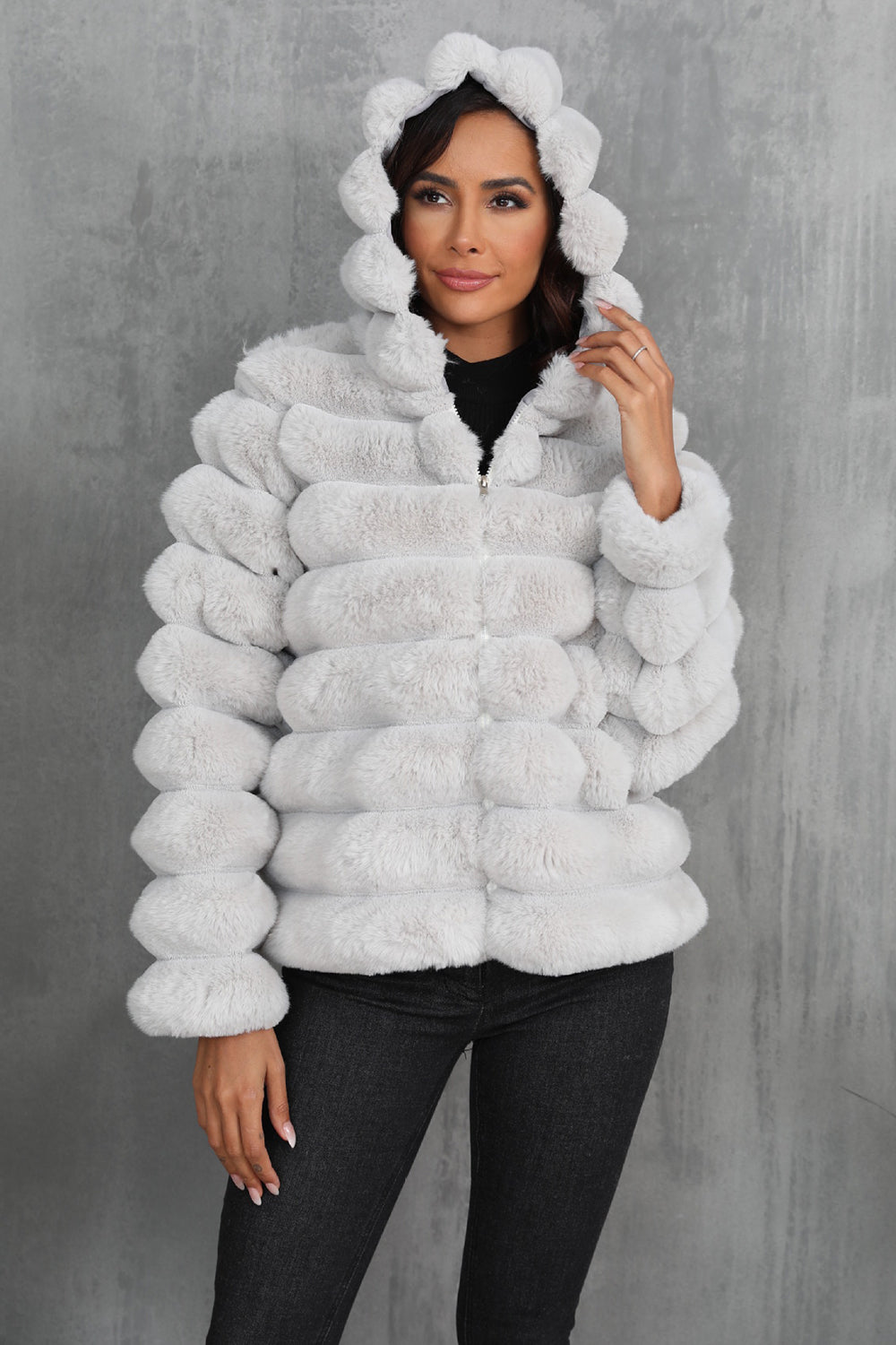 Francesca - Short synthetic fur coat with hood, warm and enveloping