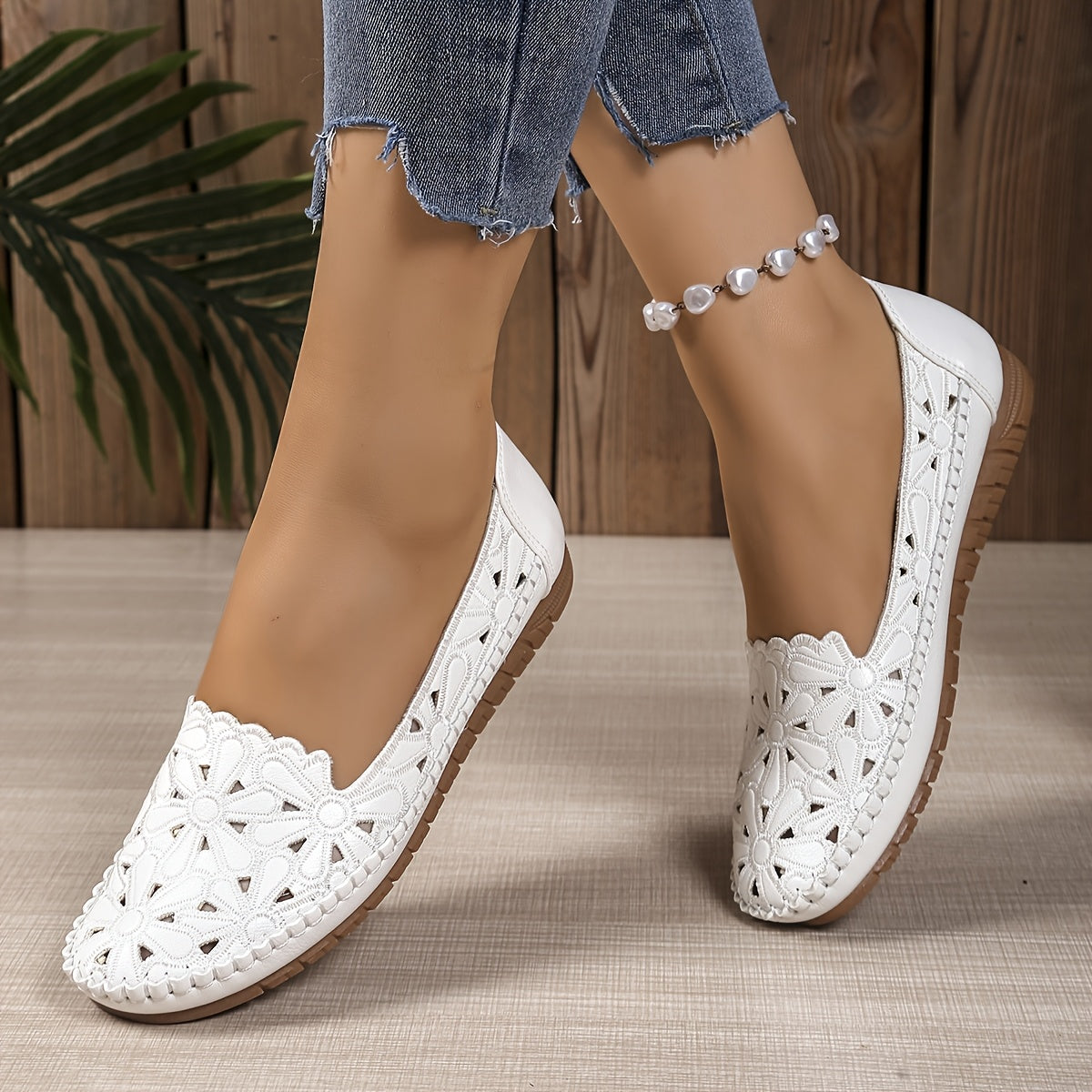 Jane | Modern orthopedic shoes with a stylish cut-out design