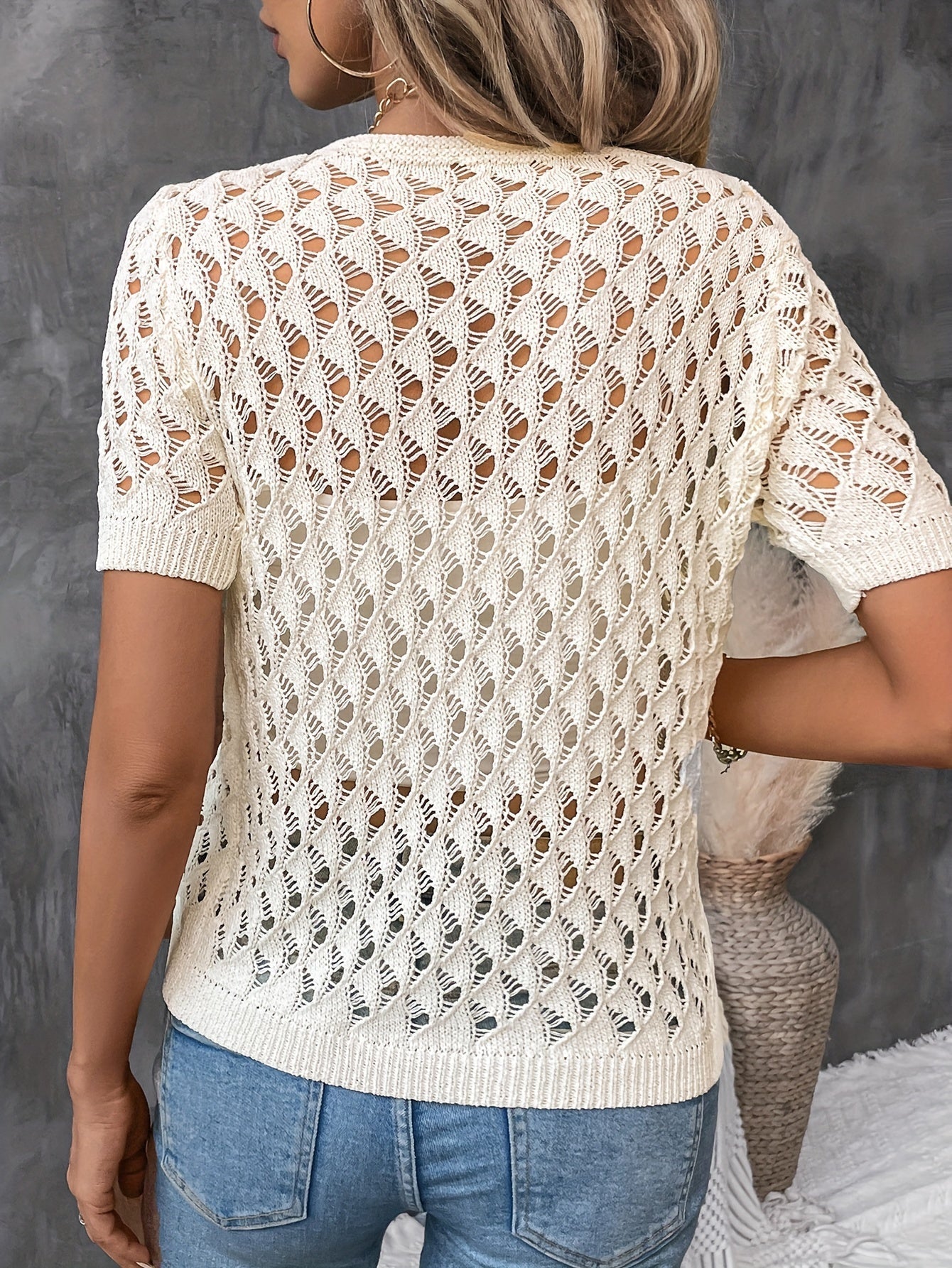Amy™ Elegant Lace T-shirt with V-neck and Short Sleeves