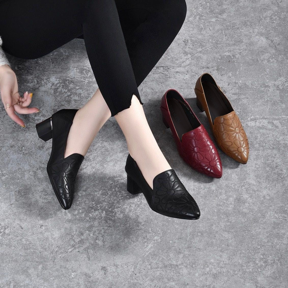 OLENE | SOFT VEGAN LEATHER EMBROIDERED PUMPS