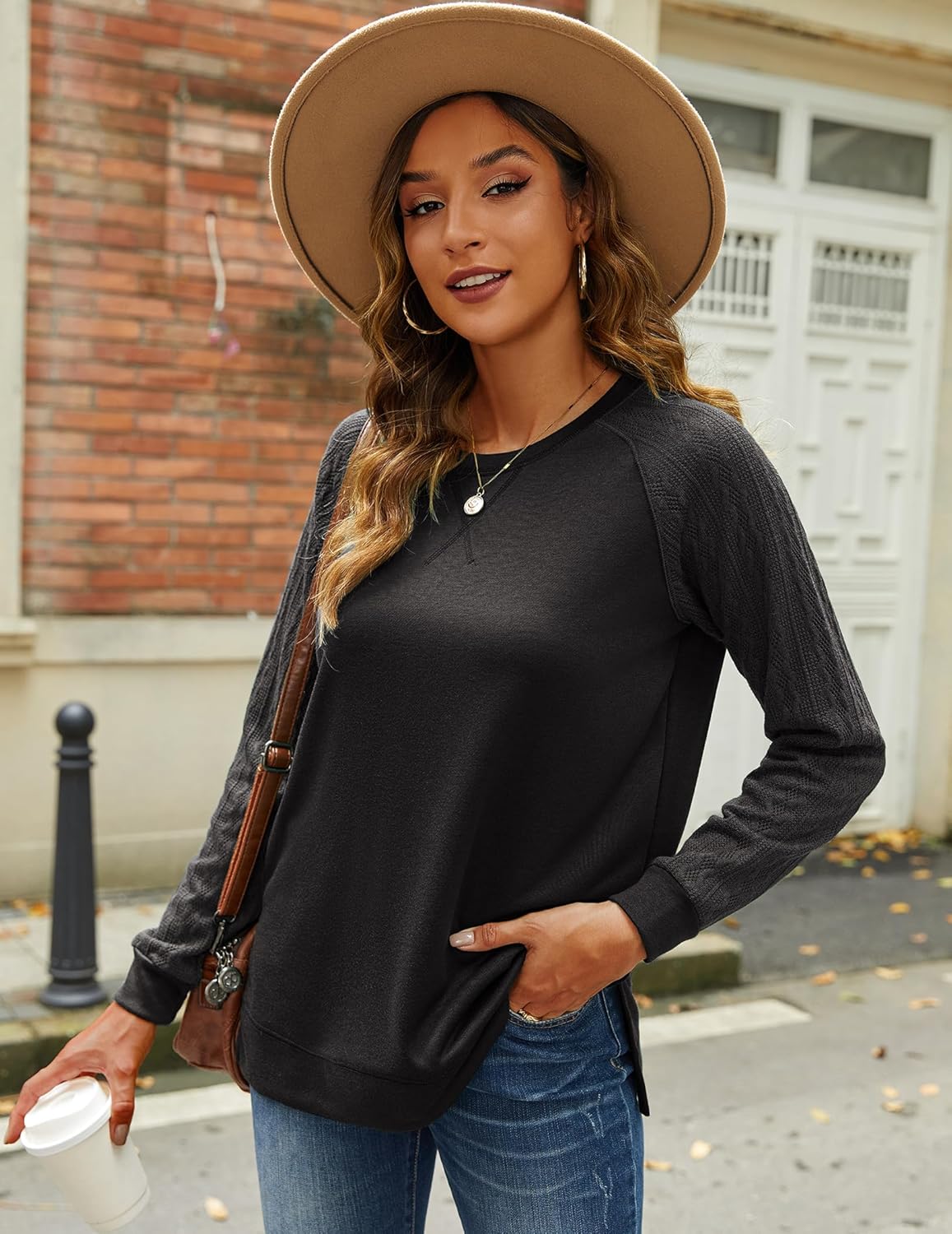 Pellegrina – Lightweight Women's Sweatshirt with Crafted Sleeves