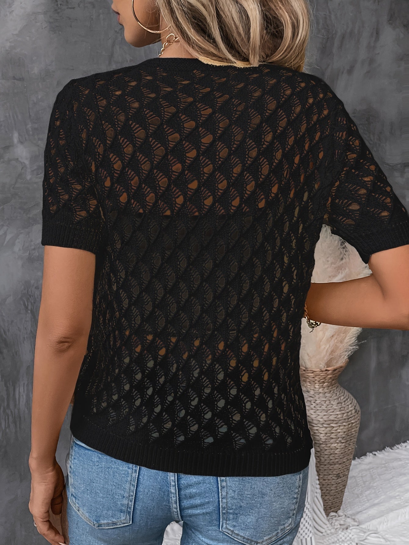Amy™ Elegant Lace T-shirt with V-neck and Short Sleeves