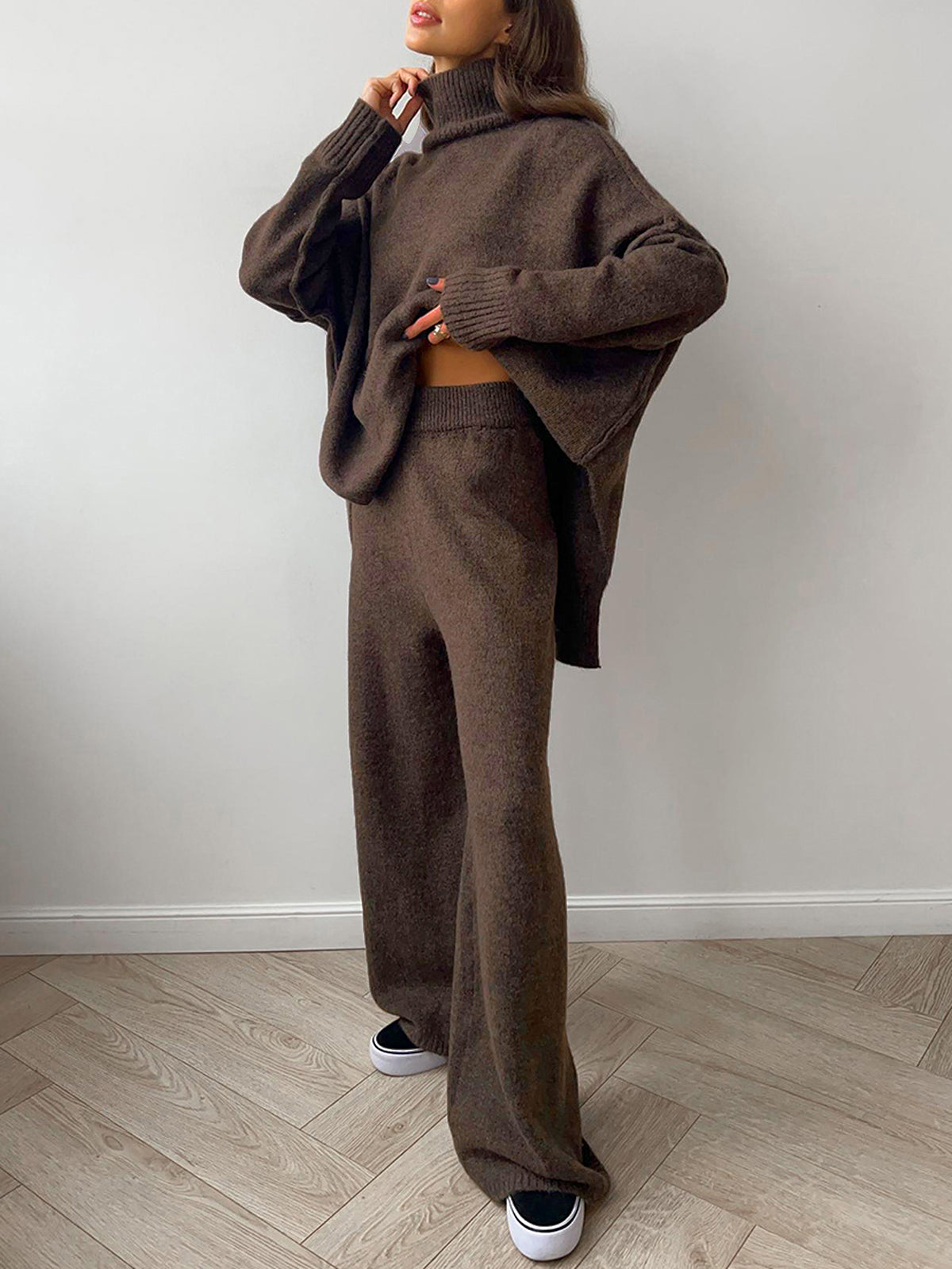 Viviana – High Neck Minimal Style Set