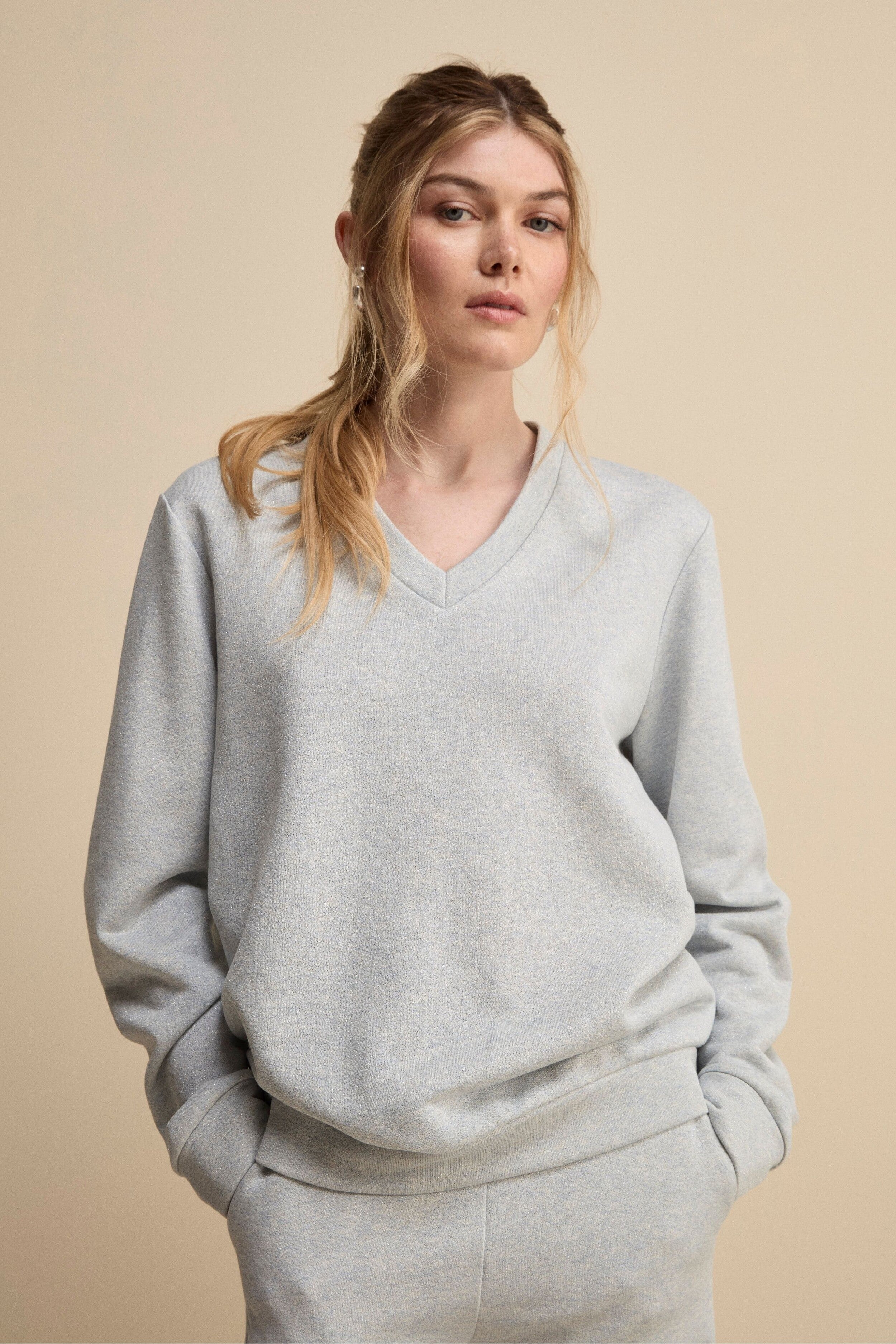 Nerina - Elegant Lurex Sweatshirt with V-Neck