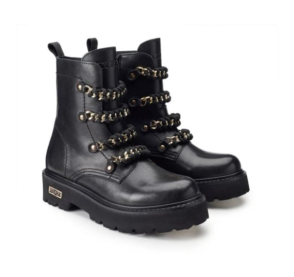Flavina - Ankle Boots with Chain and Decorative Strap