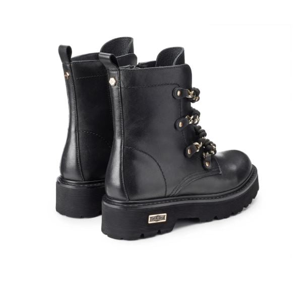 Flavina - Ankle Boots with Chain and Decorative Strap