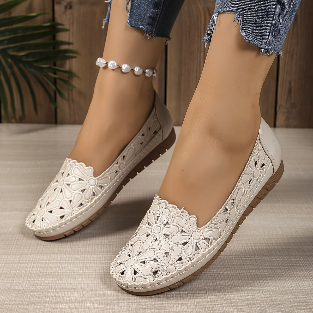 Jane | Modern orthopedic shoes with a stylish cut-out design