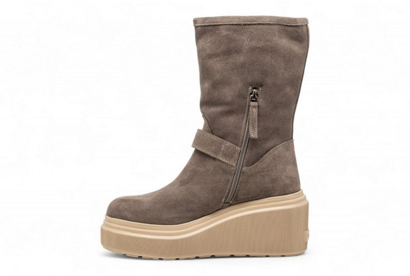 Onelia – Taupe Boots with Elegant and Refined Style