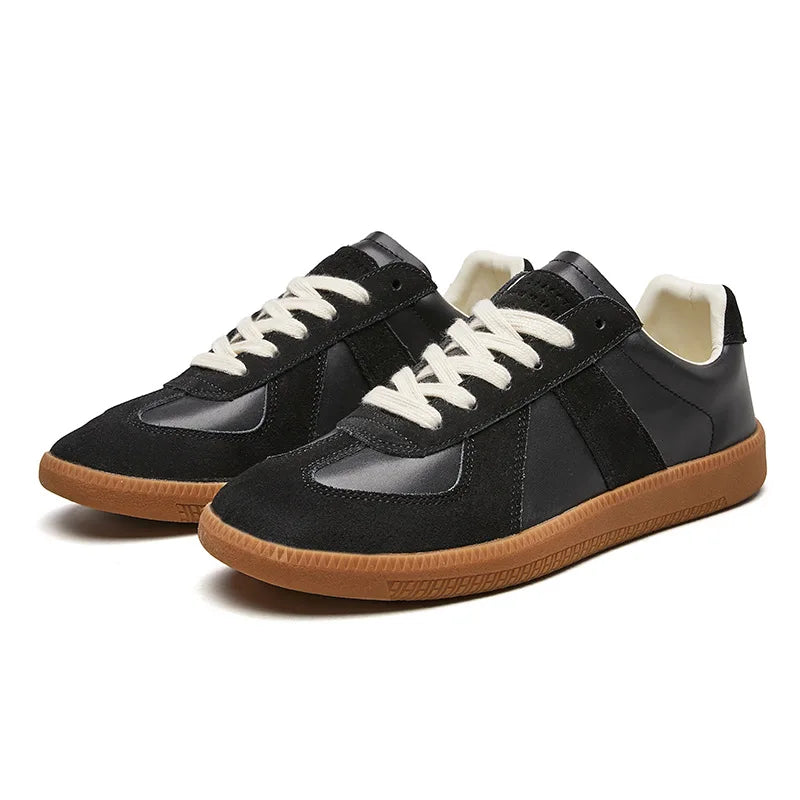 Men's Retro Sneakers With A Panel Design And Lace-up Closure – Classic Low-top Shoes For Everyday Wear, Leisure, And Casual Style