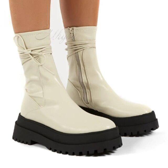 Sara - Stylish Boots with Elegant Design